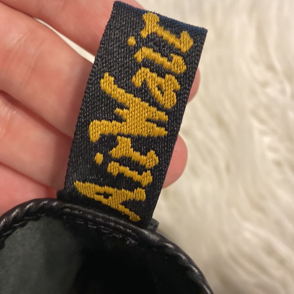 Dr.Martens Air Wair with sole bouncing 🥾 size 8M BNWOT please see all photos - Picture 5 of 17